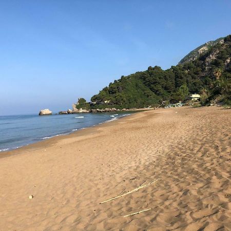Seafront Calista Beach House With Garden Glyfáda Exterior foto