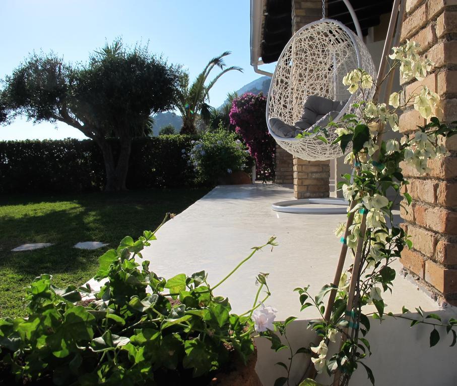 Seafront Calista Beach House With Garden Glyfáda Exterior foto