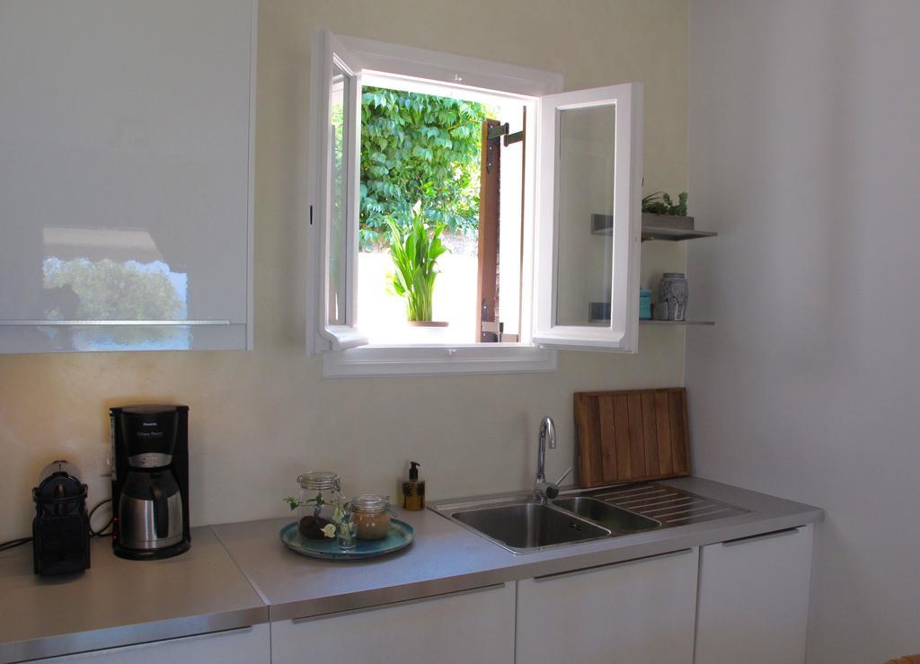 Seafront Calista Beach House With Garden Glyfáda Exterior foto