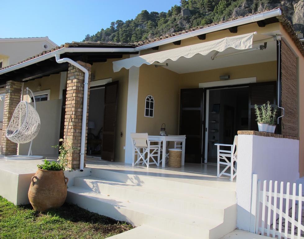 Seafront Calista Beach House With Garden Glyfáda Exterior foto
