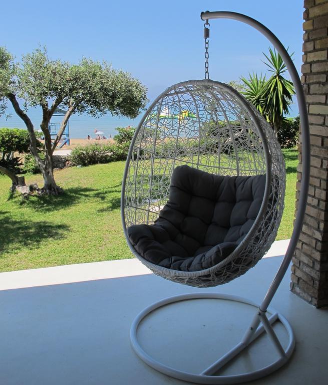 Seafront Calista Beach House With Garden Glyfáda Exterior foto