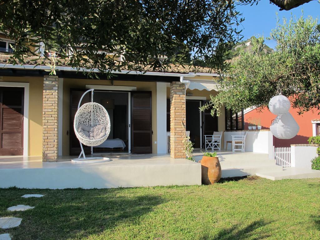 Seafront Calista Beach House With Garden Glyfáda Exterior foto