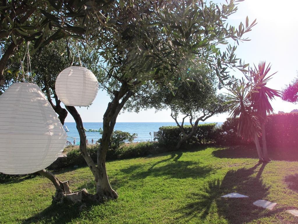 Seafront Calista Beach House With Garden Glyfáda Exterior foto
